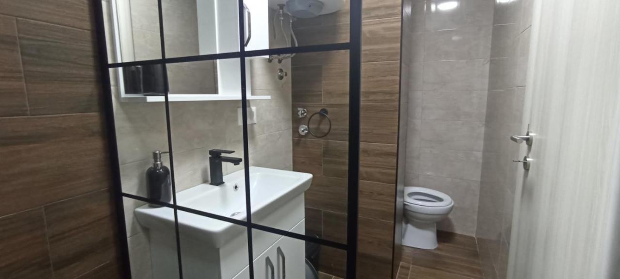Holiday Apartament Three Ниш Екстер'єр фото